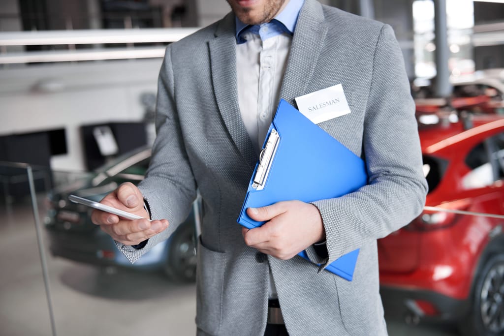 Texting Do’s and Don’ts for your Car Dealership