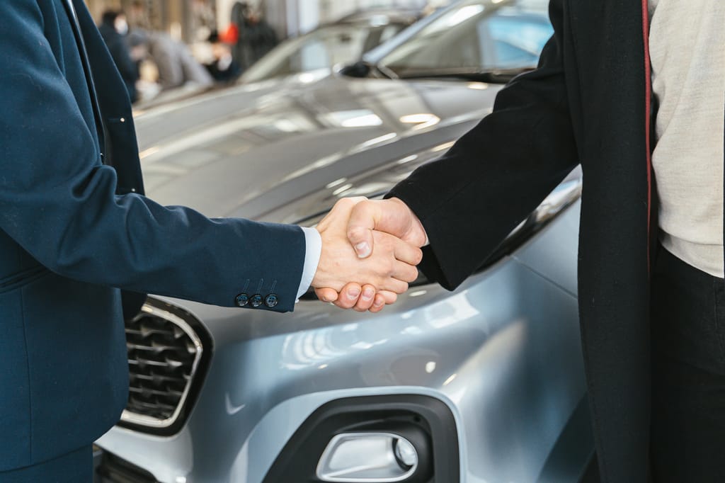 Mastering the Art of Upselling in Automotive Sales: Strategies to Maximize Revenue Without Being Pushy